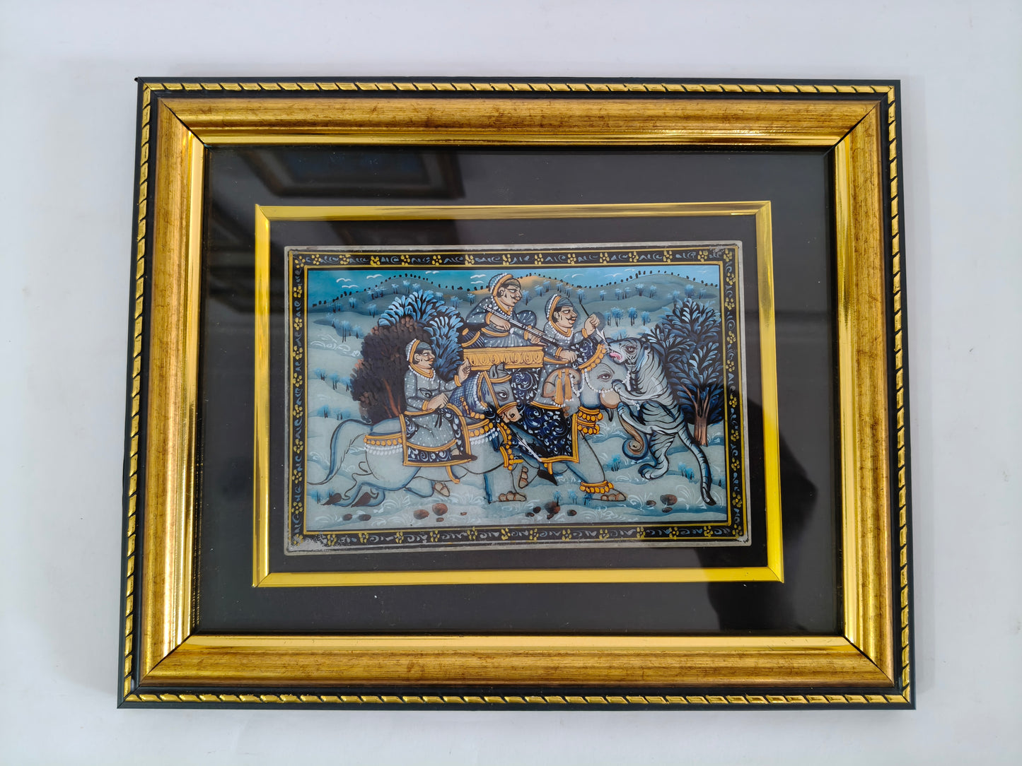 Royal Tiger Hunt Marble Plate Painting – Handcrafted Rajasthani Miniature Art