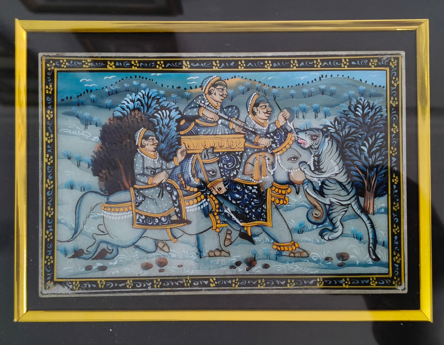 Royal Tiger Hunt Marble Plate Painting – Handcrafted Rajasthani Miniature Art