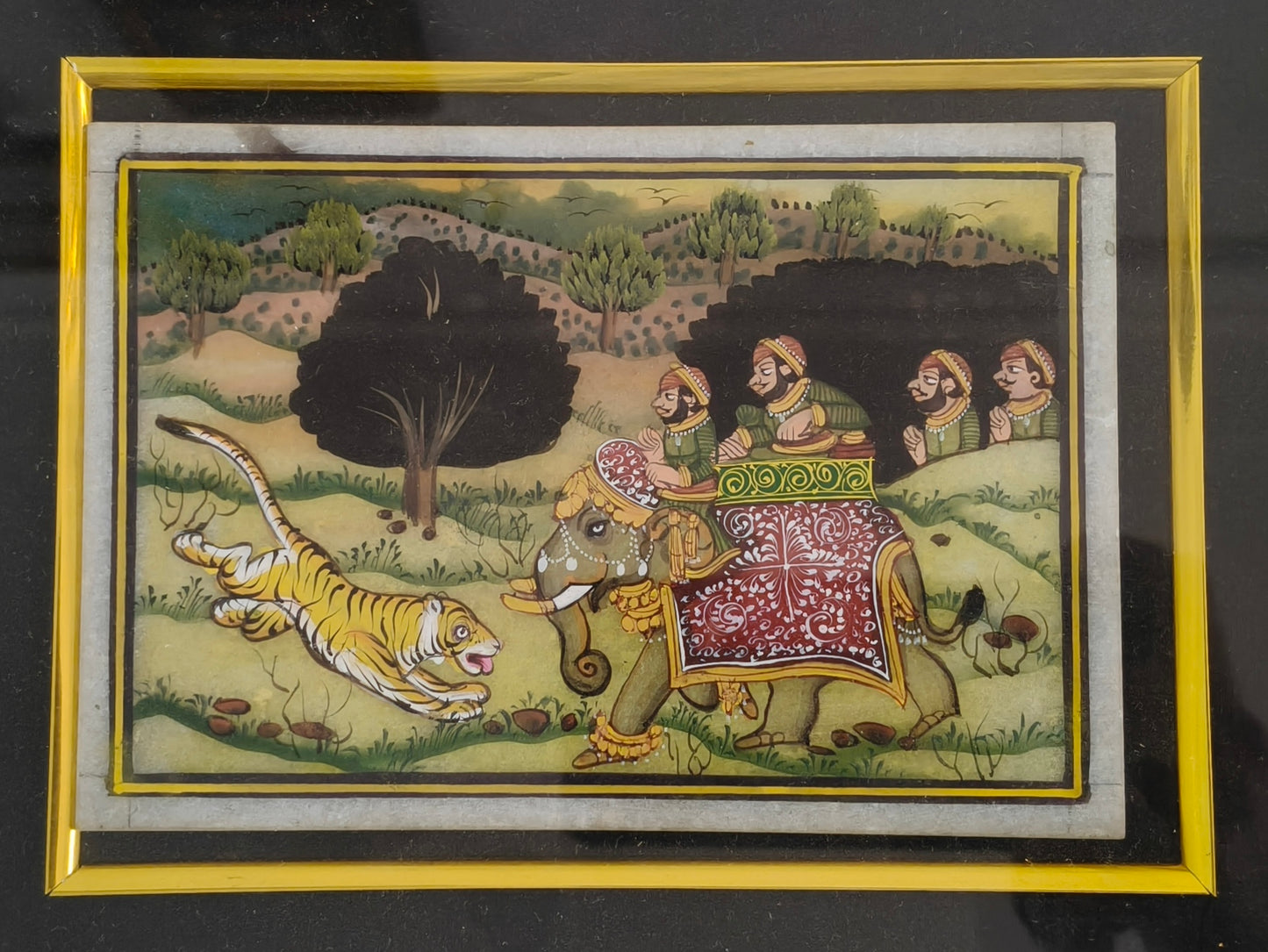 Royal Elephant Hunt Scene Marble Plate Painting – Handcrafted Traditional Marble Art